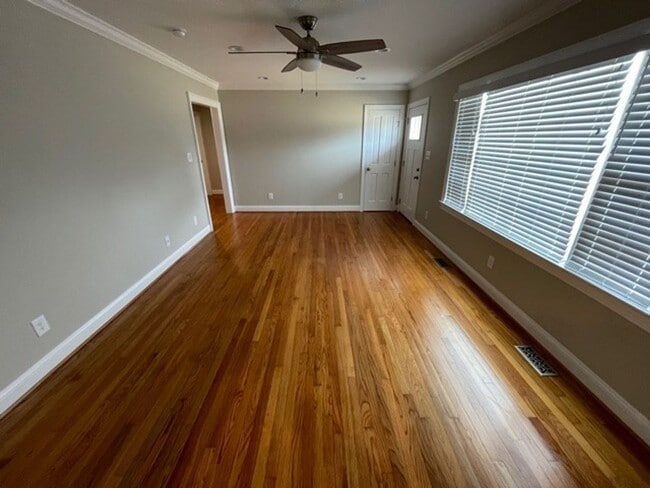 Building Photo - 4881 Oak Level Rd