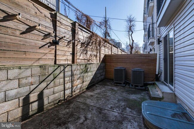 Building Photo - 751 N 20th St