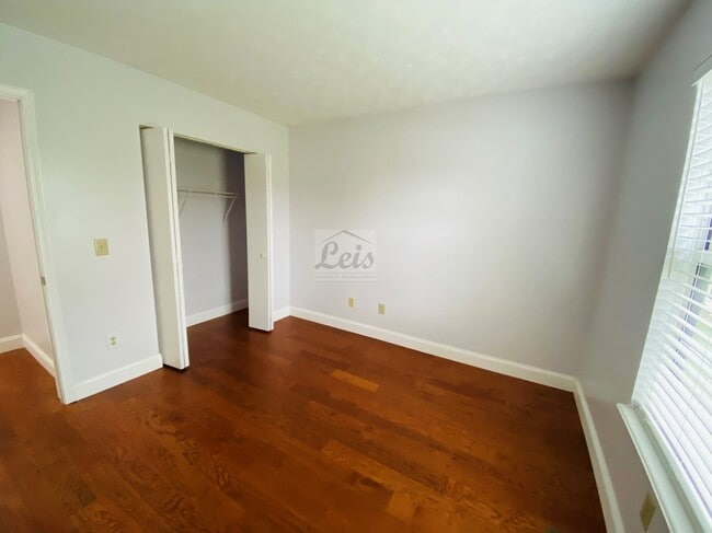 Building Photo - 2517 Newcastle Dr