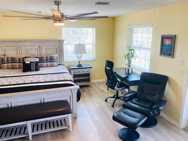 Building Photo - 1826 58th St S