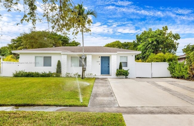 Primary Photo - 16234 NE 9th Pl