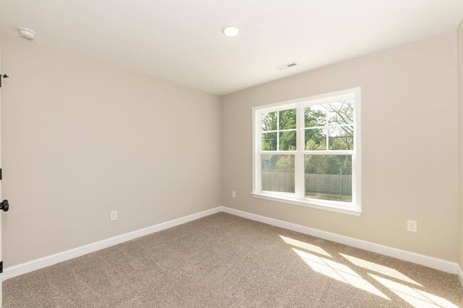 Building Photo - Brand NEW Three Bedroom Home!