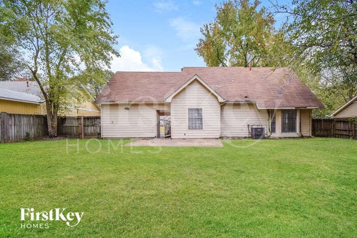 Building Photo - 6375 Treadway Trail