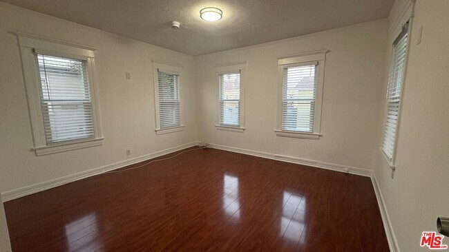 Building Photo - 120 S Catalina St