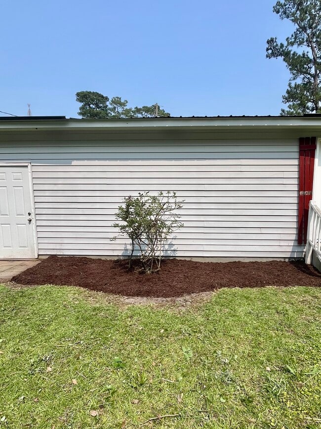 Building Photo - 2752 US-501