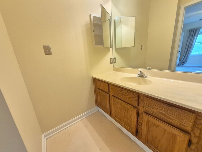 Building Photo - 125 Ivywood Dr