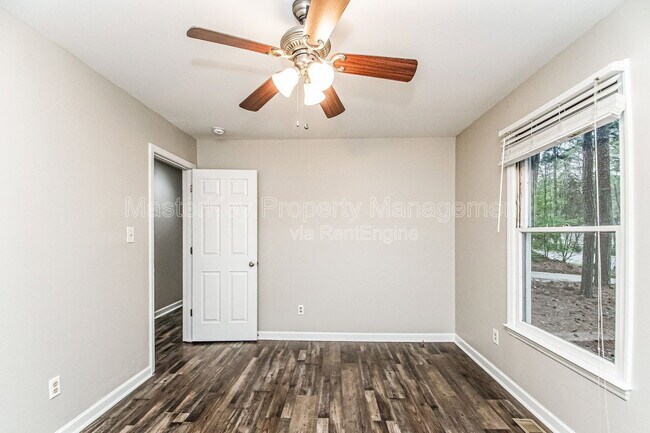 Building Photo - 407 E Dynasty Dr