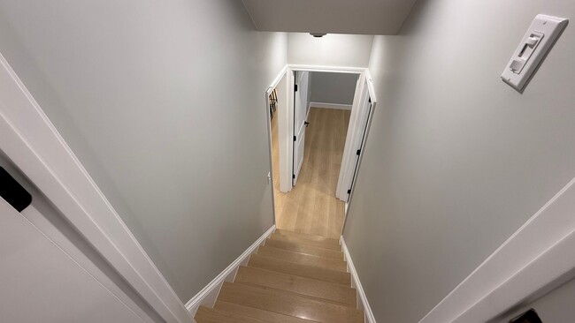 Building Photo - EPIC REA: Charming 2 Bed/ 1 Bath Home in Oakland’s Foothill Neighboorhood