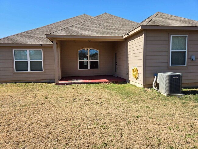 Building Photo - Denton, Texas