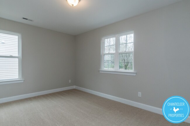 Building Photo - 2528 Reynolds Dr
