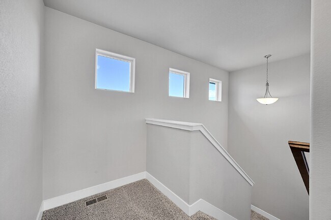 Building Photo - $2,300.00, 3 Beds, 2.5 Baths, Single Famil...