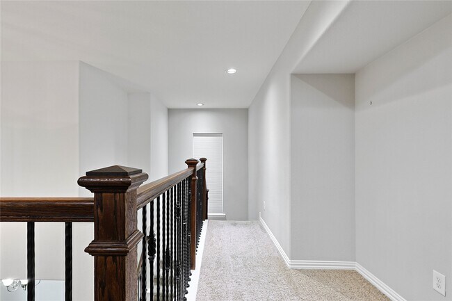 Building Photo - 5919 Solara Ledge Ln