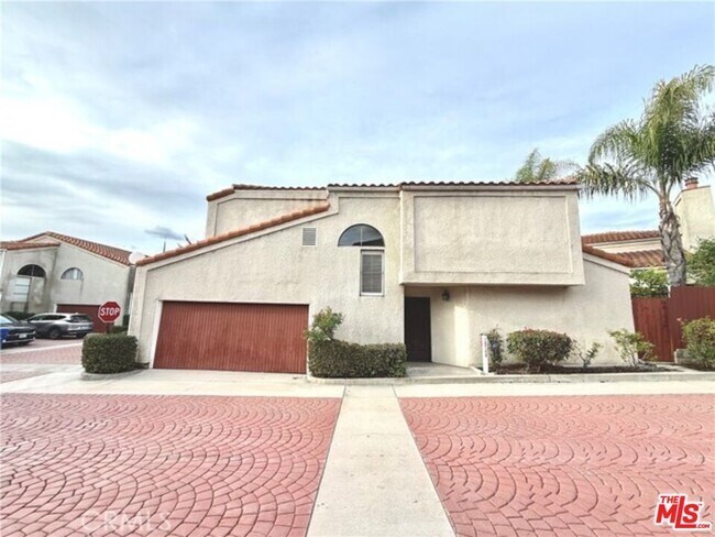 Building Photo - 10740 National Blvd