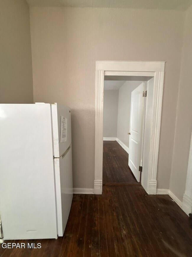 Building Photo - 1114 N El Paso St