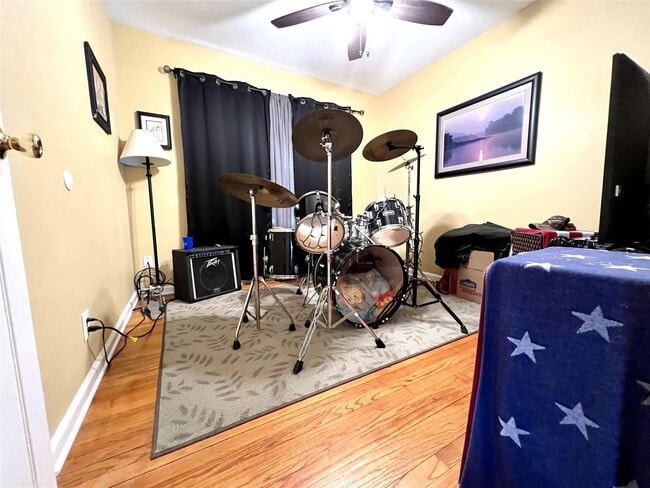 Building Photo - 1735 S Park