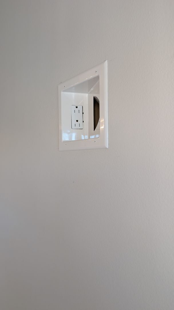 Building Photo - Complete remodeled  2 bedrooms 2 baths with balcony