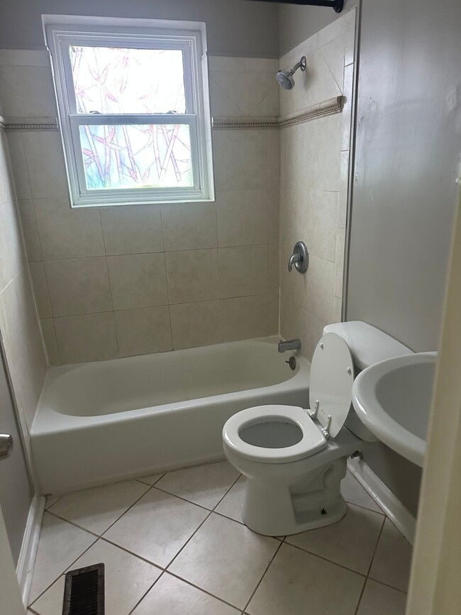 Building Photo - cute place