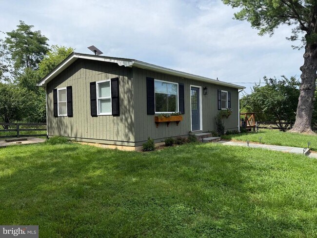 Building Photo - 857 Page Brook Ln