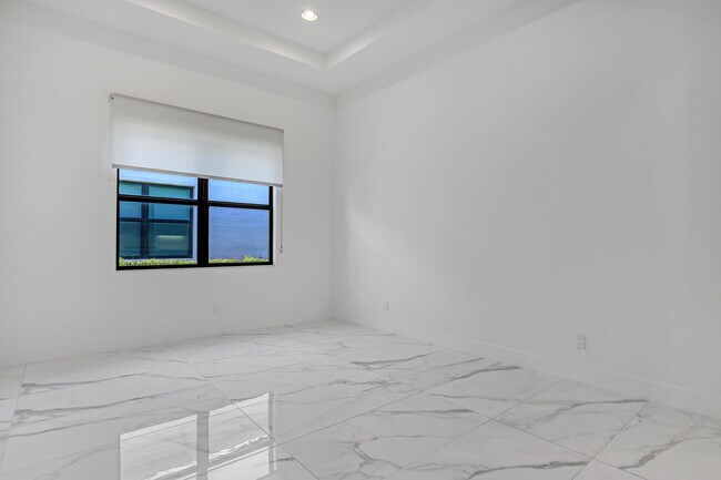 Building Photo - 13501 Artisan Cir