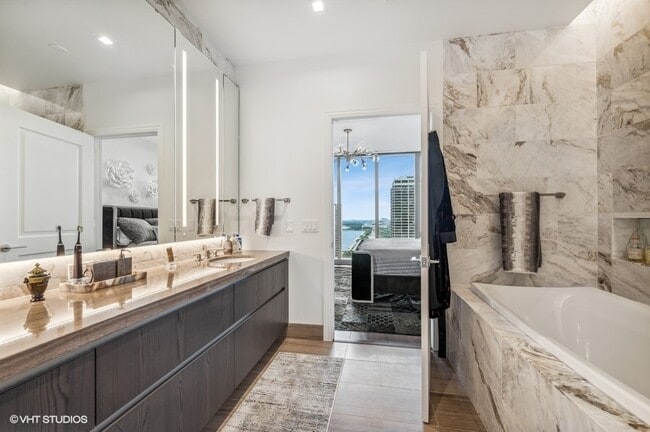 Building Photo - 363 E Wacker Dr