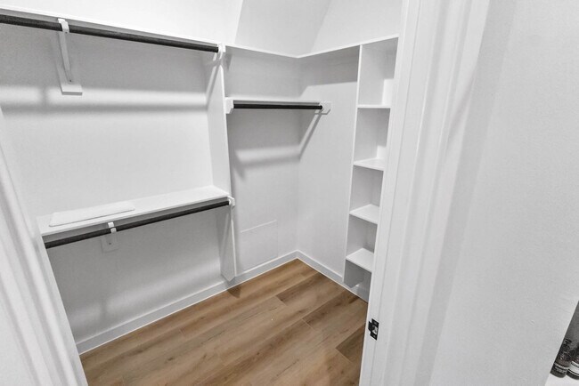 Building Photo - 6742 Peerless St