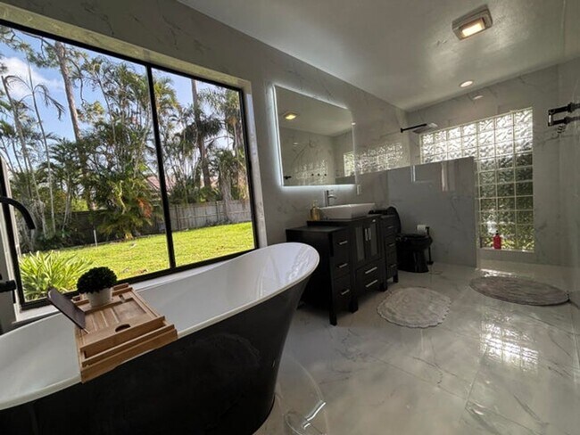 Building Photo - 325 Knotty Wood Ln