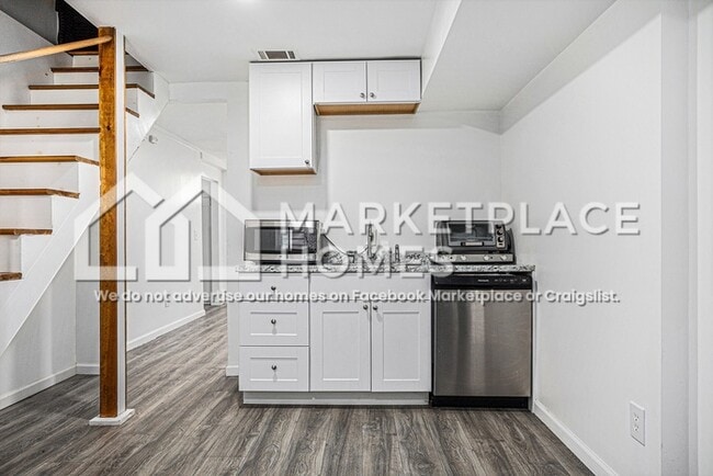 Building Photo - 23 Bisbee Ave SE