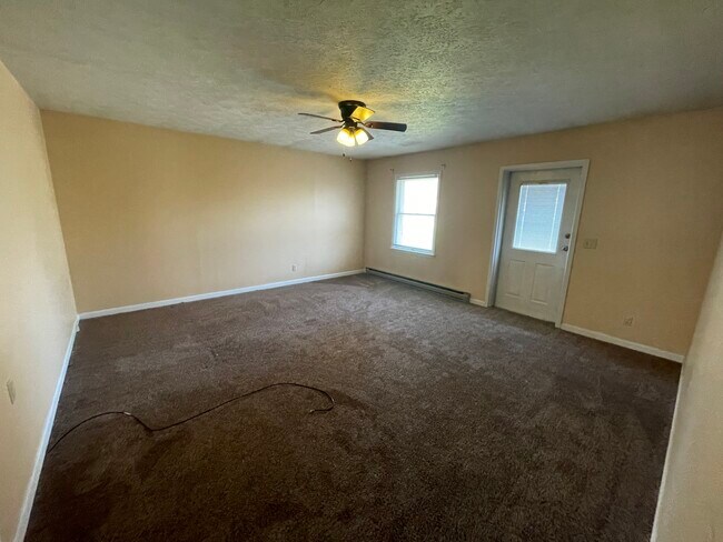 Building Photo - 201 W Main St