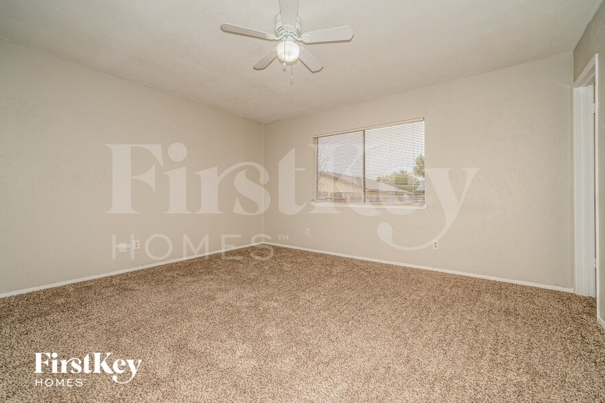 Building Photo - 6403 Redwood Ln