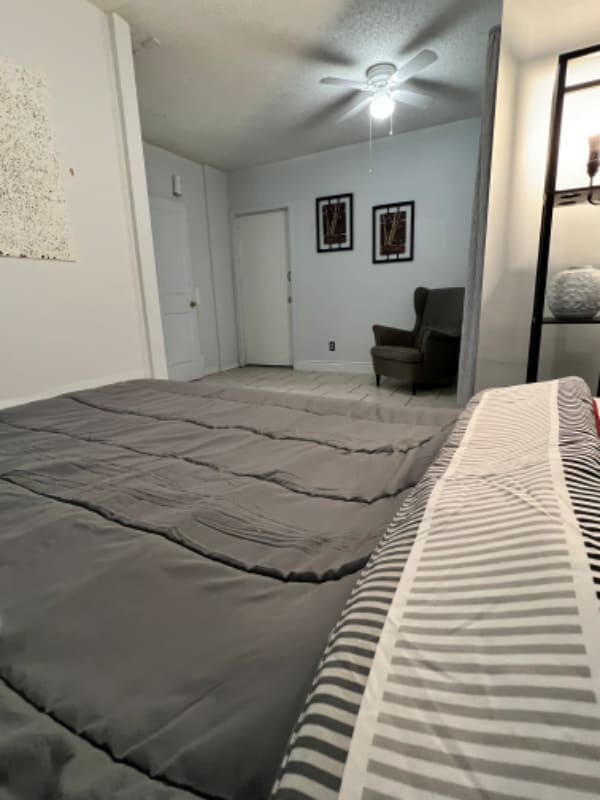 Building Photo - 7418 Meadow Cliff St