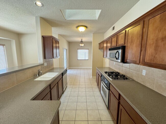 Building Photo - 4319 Summer Hill Ln NW