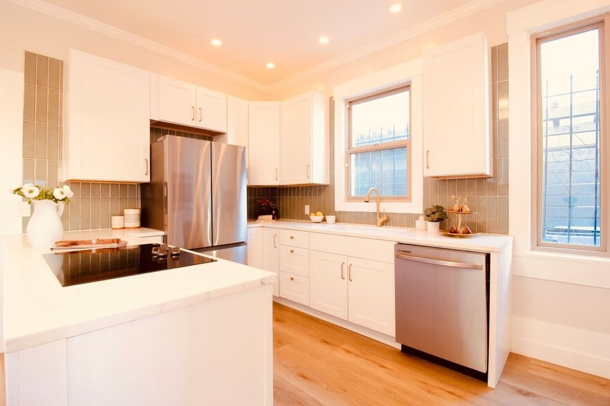 Building Photo - 1544 N Downing St