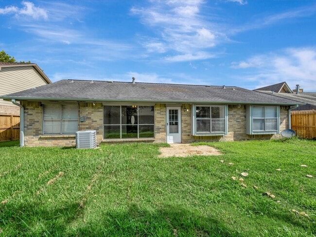 Building Photo - 2515 Northern Dr