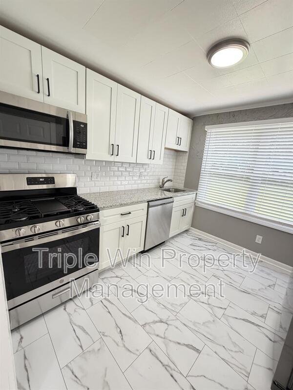 Building Photo - 2308 Huntington Ave