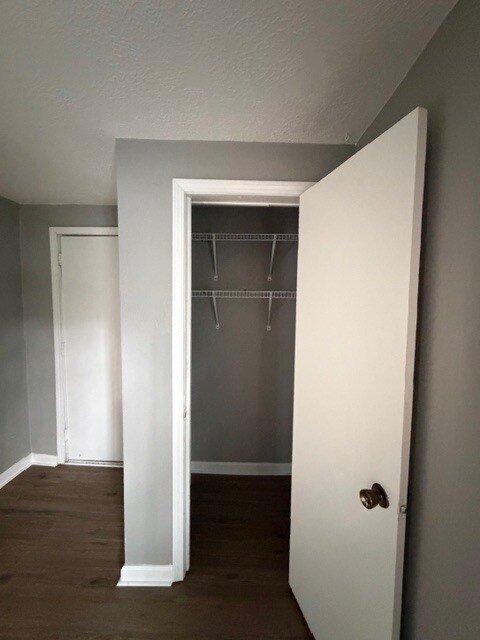 Building Photo - 570 Dewey Rd