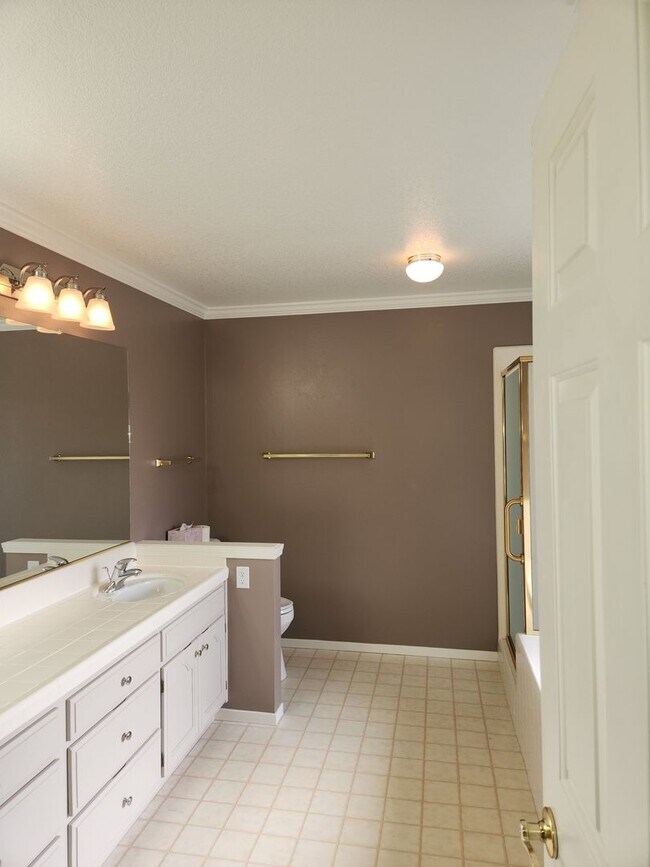 Building Photo - "Must See" House in Oakmont w/beautiful vi...