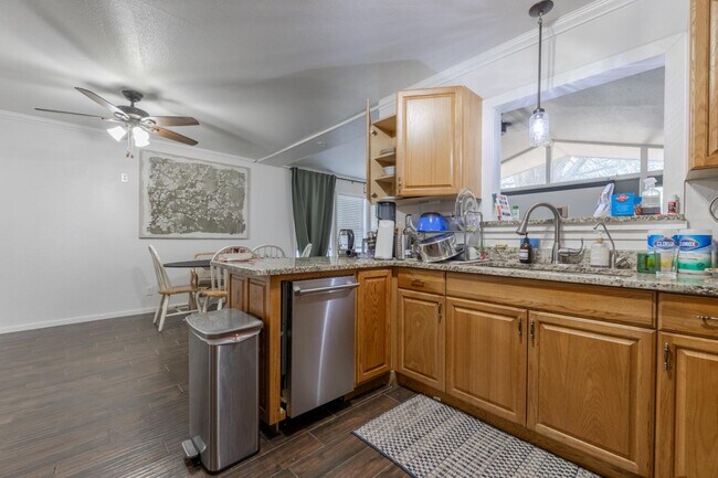 Building Photo - 4526 Lyceum Dr