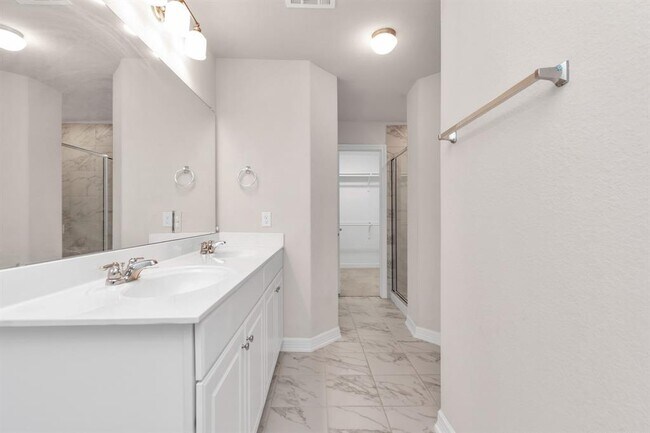 Building Photo - 1517 Portola Dr
