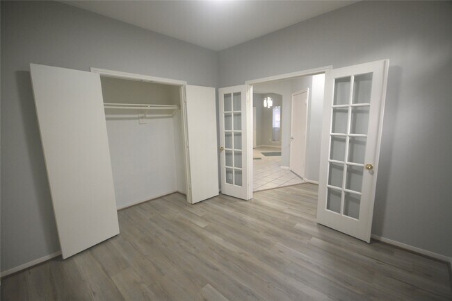 Building Photo - 1622 Regal Blue Ct