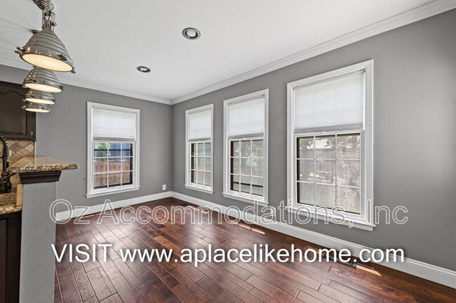 Building Photo - 10508 Reeder St