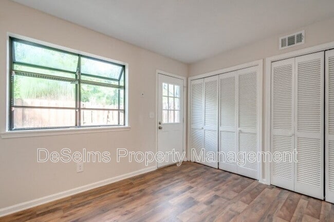Building Photo - 302 Ash Forge Dr