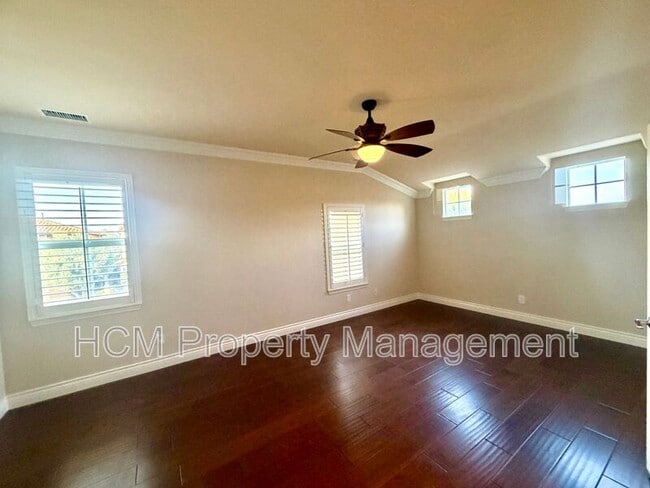 Building Photo - 114 Tearose