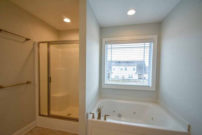 Building Photo - HOUSE FOR RENT 2319 GREAT LAUREL COURT