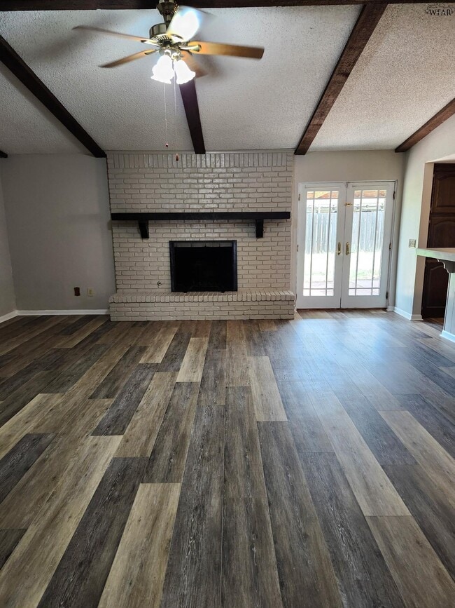 Building Photo - 916 Kiowa Dr