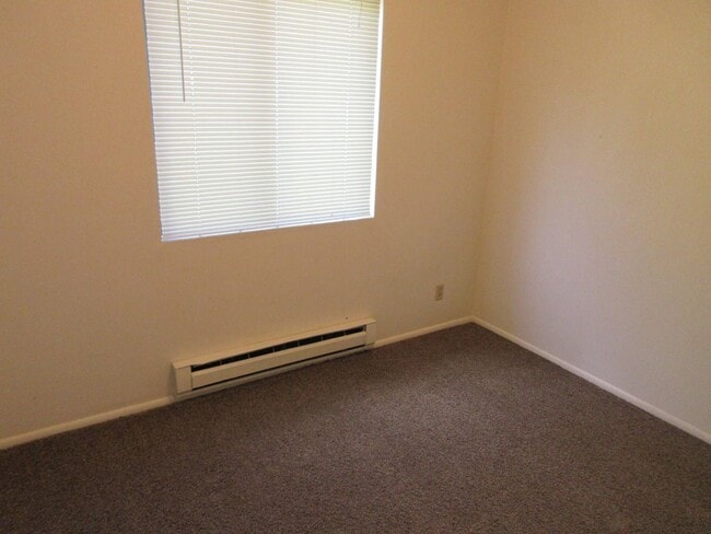 Building Photo - Move-In Discount - 2 bedroom, 1.5 bathroom, 2 Story Apartment