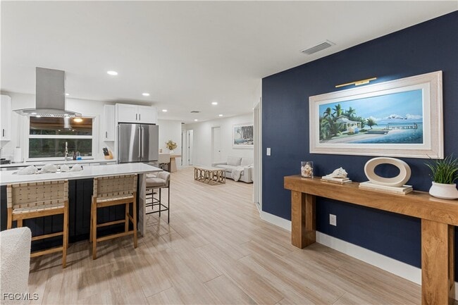 Building Photo - 2412 La Salle Ave