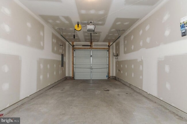 Building Photo - 172 Drexel Ct
