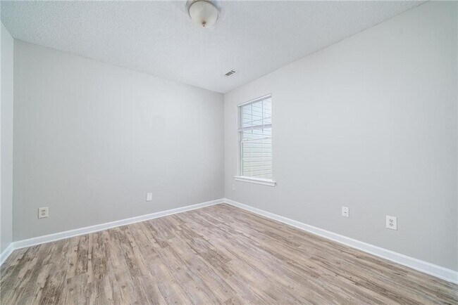 Building Photo - 7683 Creekside Ln