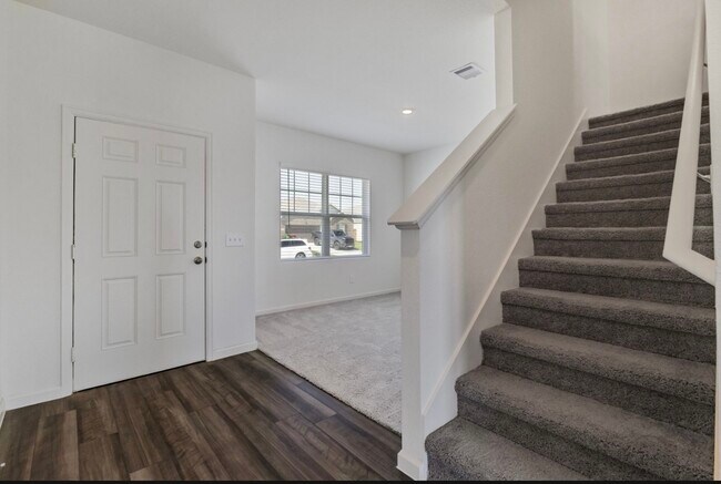 Building Photo - 27235 Blue Pool Dr