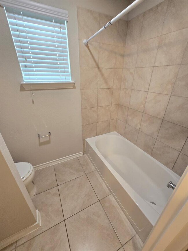 Building Photo - 1305 Eagle Ridge Trail